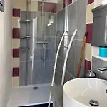 2 A 4 Personnes Pres De St Emilion A La Campagne, Wifi, Clim, Piscine * Lagorce (Gironde)