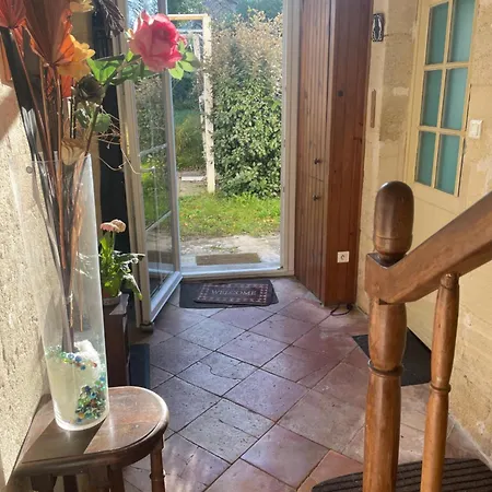 Gd Au Mois 2 A 4 Personnes Avec Clim Et Piscine Pres De St Emilion A La Campagne, Wifi, Clim, Piscine Non Chauffee