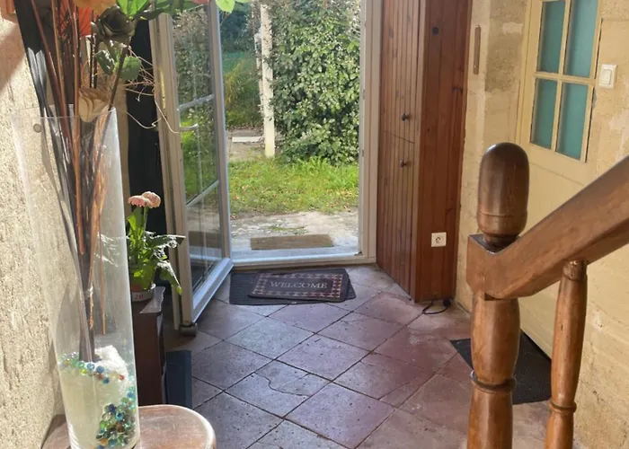 2 A 4 Personnes Pres De St Emilion A La Campagne, Wifi, Clim, Piscine